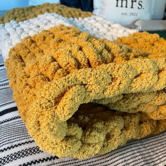 32”x32” Sunflower Yellow & Ivory Stripes Chenille Hand Knit Chunky Plush Blanket - Picture 3 of 5